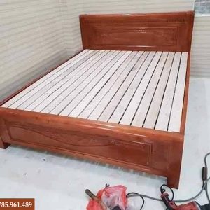 Giường gỗ xoan 1m8