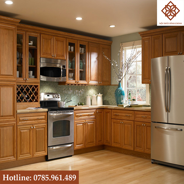 Tủ bếp gỗ chữ L đẹp là một trong những lựa chọn hàng đầu cho những căn bếp có diện tích nhỏ. Với thiết kế linh hoạt, tủ bếp gỗ chữ L sẽ giúp bạn tận dụng được tối đa không gian bếp, khiến cho căn bếp của bạn trở nên thông thoáng và tiện nghi hơn bao giờ hết.